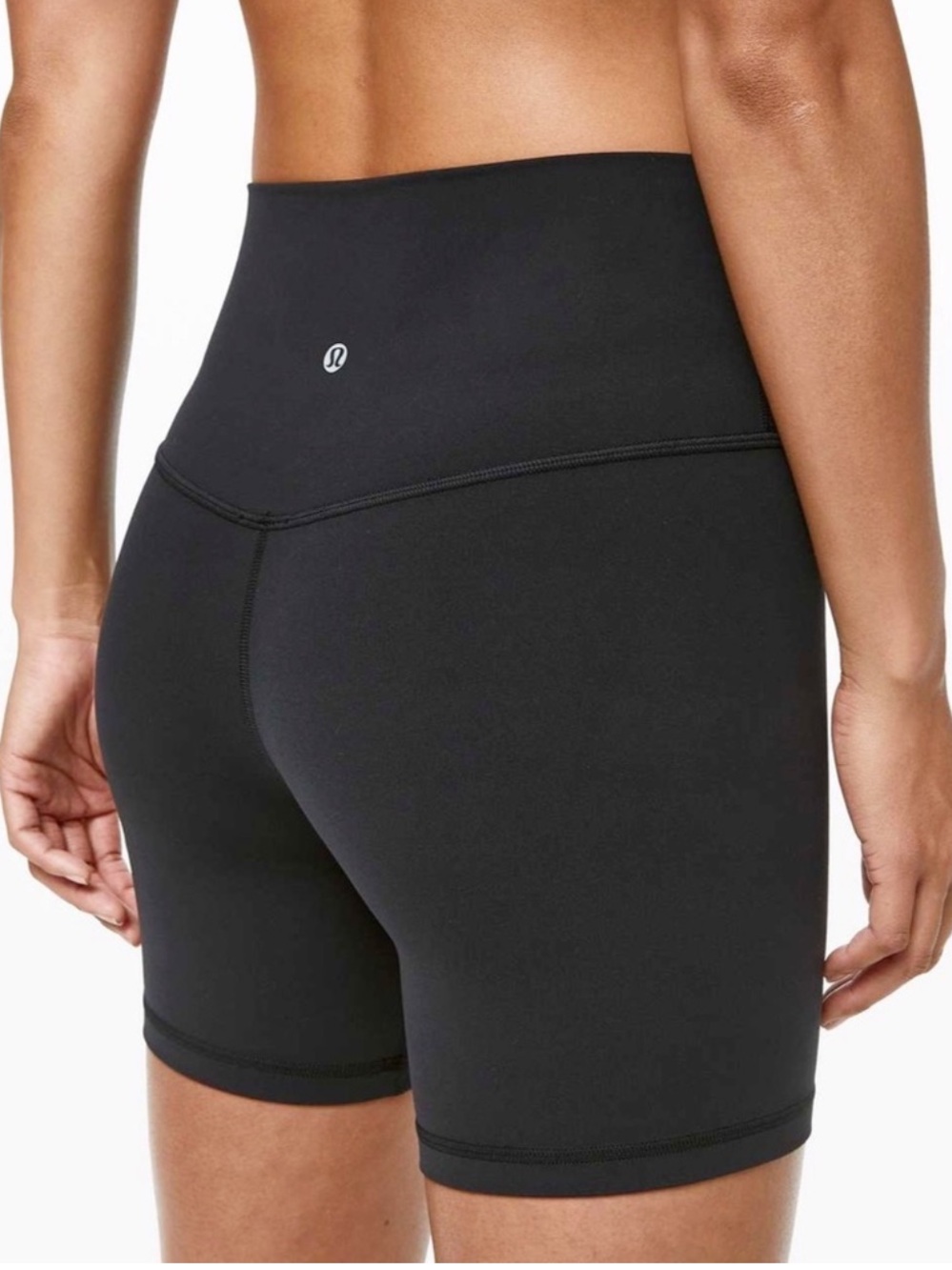 Lululemon Align black high waisted Short 6" size 6